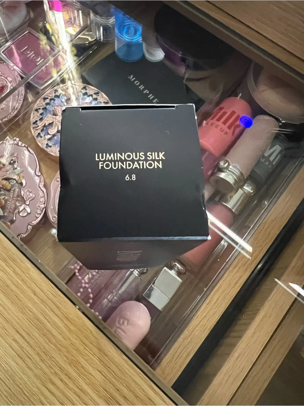 ARMANI BEAUTY Luminous Silk Natural Glow Blurring Liquid Foundation with 24 Hour